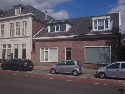 Twee-onder-één-kap te koop: Oldenzaalsestraat 142, De Laares Enschede