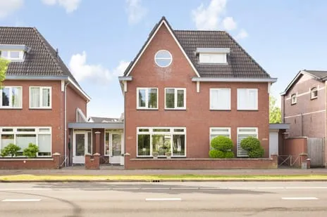 Tussenwoning te koop: Oldenzaalsestraat 240, Noord Hengelo