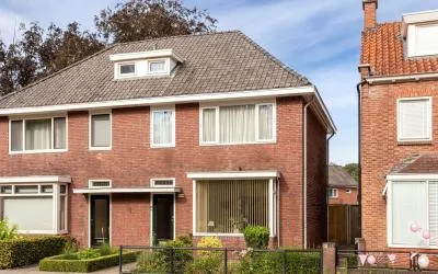 Twee-onder-één-kap te koop: Oldenzaalsestraat 639, Dorp Lonneker Enschede