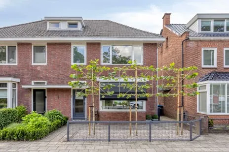 Twee-onder-één-kap te koop: Oldenzaalsestraat 639, Dorp Lonneker Enschede