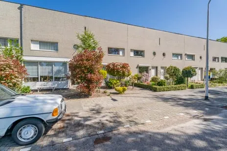 Tussenwoning te koop: Oldenzaalsingel 15, Dongewijk Noord Tilburg