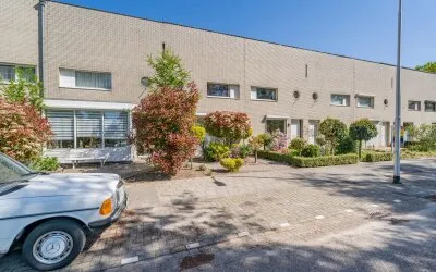 Tussenwoning te koop: Oldenzaalsingel 15, Dongewijk Noord Tilburg