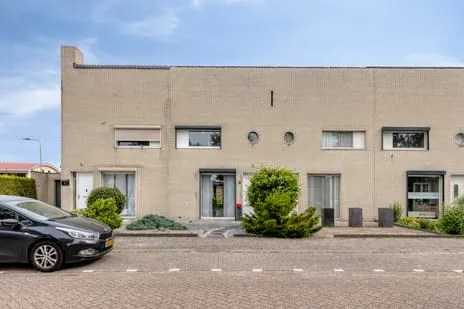 Tussenwoning te koop: Oldenzaalsingel 35, Dongewijk Noord Tilburg