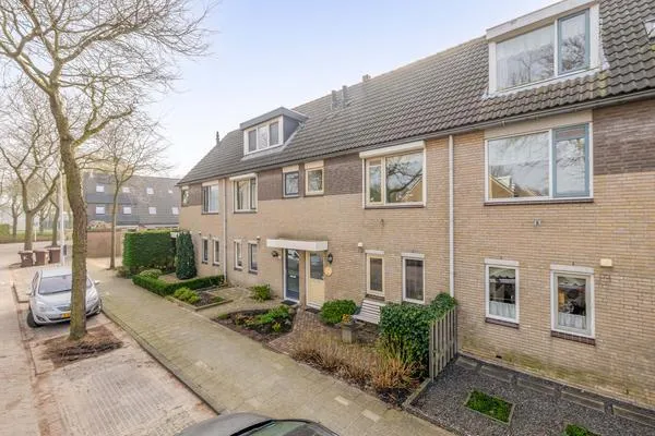 Tussenwoning te koop: Oliemolen 18, Beerendrecht Alphen Aan Den Rijn