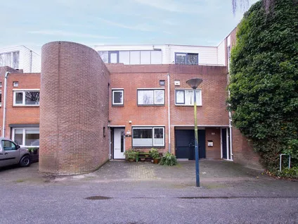 Tussenwoning te koop: Oliemolen 212, Grote Waal - Buurt 13 07 Hoorn