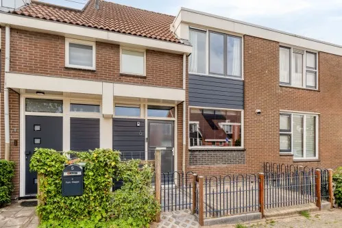 Tussenwoning te koop: Oliemolen 6, Grote Waal - Buurt 13 07 Hoorn
