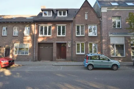 Tussenwoning te koop: Oliemolenstraat 83, Molenbergpark Heerlen