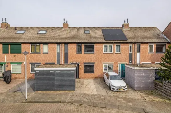 Terraced house for sale: Olijfgaard 26, Gaarden Spijkenisse