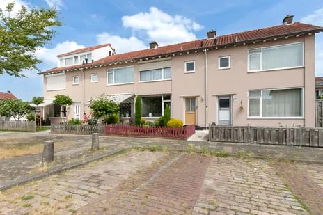 Tussenwoning te koop: Olivier van Noortstraat 10, Van Kinsbergenstraat en omgeving Dordrecht