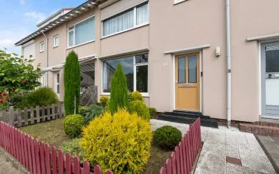 Tussenwoning te koop: Olivier van Noortstraat 10, Van Kinsbergenstraat en omgeving Dordrecht
