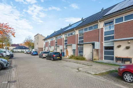 Tussenwoning te koop: Olle Kapoenstraat 11, Stripheldenbuurt Midden- west Almere