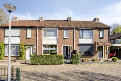 Tussenwoning te koop: Olmenhof 26, Valendries Wijchen