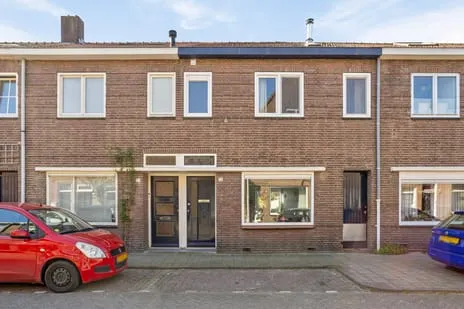 Terraced house for sale: Olmenstraat 32, Bomenbuurt Midden Tilburg