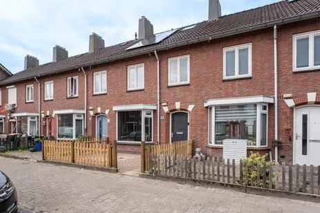 Tussenwoning te koop: Olmstraat 83, Tuinzigt Breda