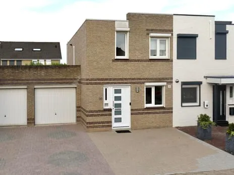 Tussenwoning te koop: Olof Palmestraat 30, De Dem en omgeving Hoensbroek