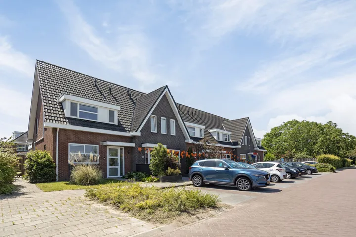 Hoekwoning te koop: Olsterkampweg 12, Stationswijk en Industrieweg Olst