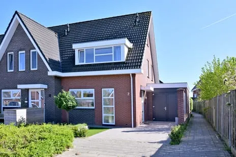Hoekwoning te koop: Olsterkampweg 2, Stationswijk en Industrieweg Olst