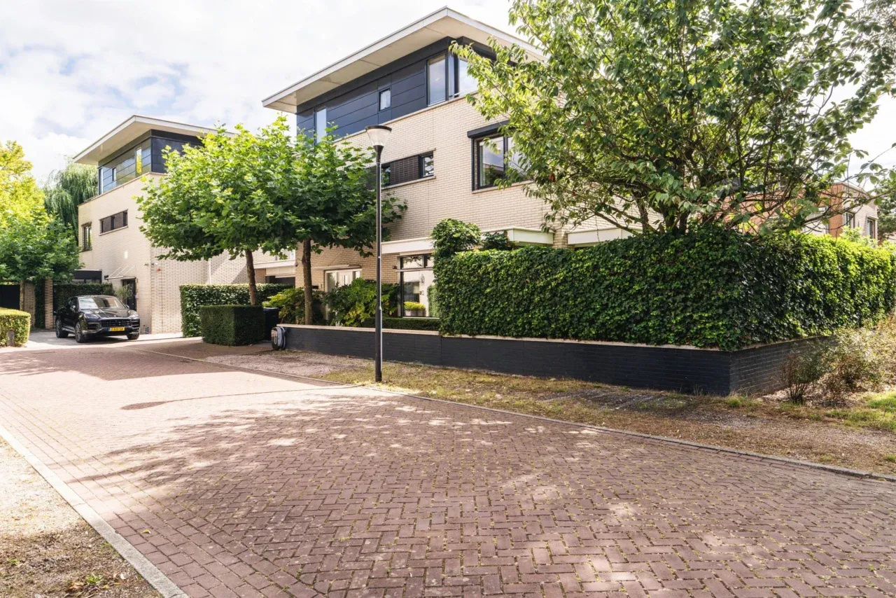 Tussenwoning te koop: Olympiadelaan 8, Amstelveen