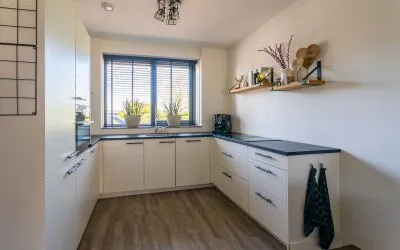 Tussenwoning te koop: Ommeland 12, Spierdijkerweg en omgeving Spierdijk