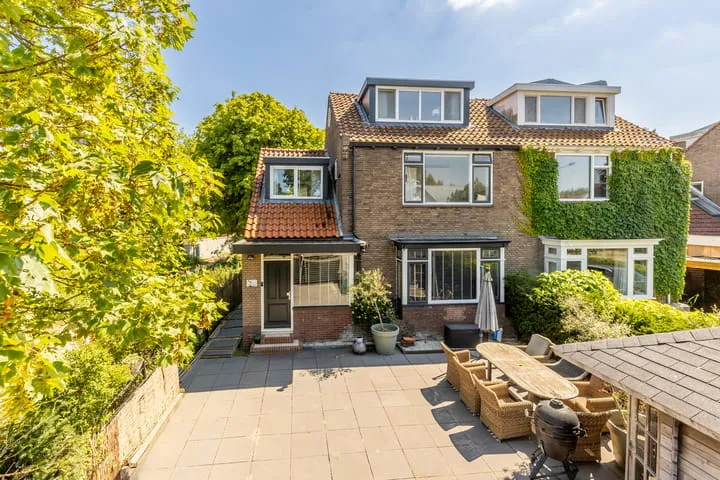 Twee-onder-één-kap te koop: Ommoordseweg 24, Terbregge Rotterdam