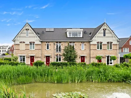 Tussenwoning te koop: Onderling 40, Wilgenrijk Maassluis