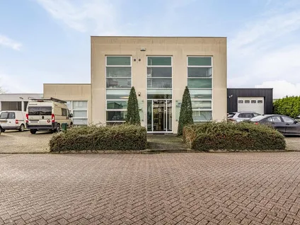 Twee-onder-één-kap te koop: Ondernemersweg 5A, Tholen Tholen