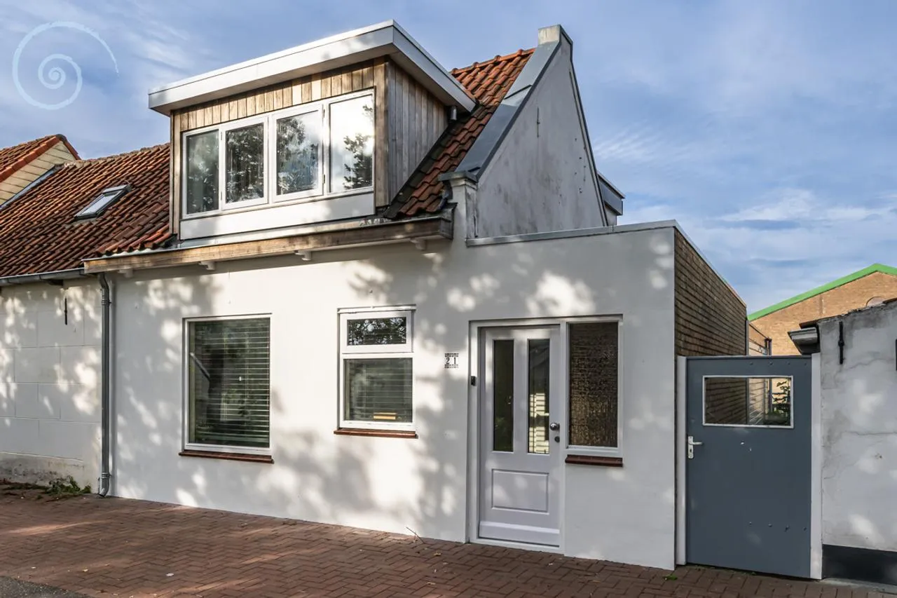 Hoekwoning te koop: Onwaardsedijk 21, Dirksland