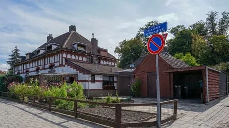 Tussenwoning te koop: Onze-Lieve-Vrouwestraat 1, Leenhof Landgraaf