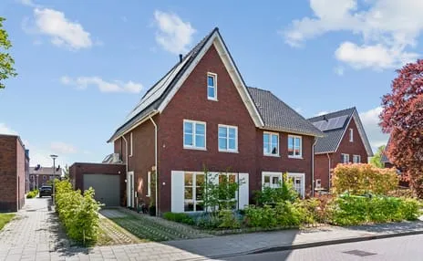 Twee-onder-één-kap te koop: Onze Lieve Vrouwestraat 1, Kern Heteren Heteren