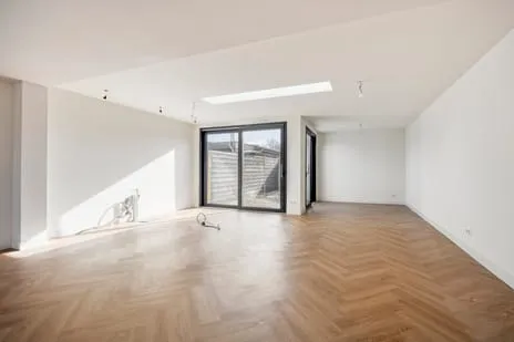 Tussenwoning te koop: Ooievaarslaan 5, Oude dorp Landsmeer