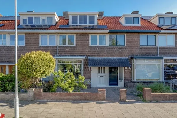 Tussenwoning te koop: Ooievaarstraat 137, Vogelbuurt Den Helder