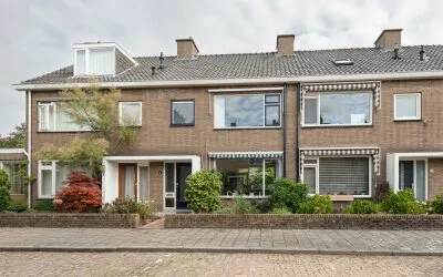 Tussenwoning te koop: Oomeweg 6, Voorschoten