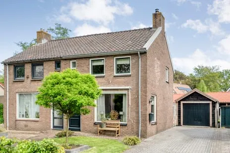 Twee-onder-één-kap te koop: Oordtstraat 37, Kern Beerzerveld Beerzerveld