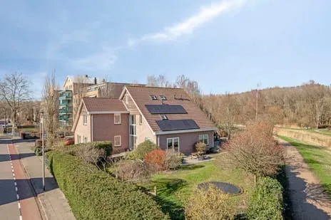 Twee-onder-één-kap te koop: Oostdorpseweg 47, Valckesteyn Poortugaal