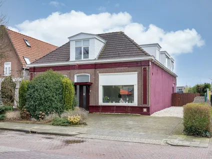 Vrijstaande woning te koop: Oosteinde 10, St.-Jacobiparochie Zuid St.-Jacobiparochie