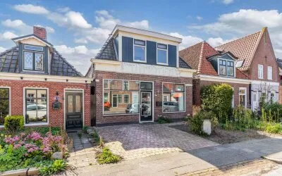 Twee-onder-één-kap te koop: Oosteinde 16, St.-Jacobiparochie Zuid St.-Jacobiparochie