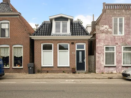 Twee-onder-één-kap te koop: Oosteinde 23, St.-Jacobiparochie Noord St.-Jacobiparochie