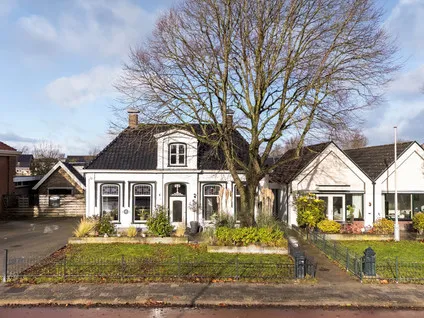 Twee-onder-één-kap te koop: Oosteinde 51, St.-Jacobiparochie Noord St.-Jacobiparochie