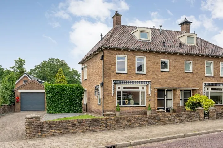 Twee-onder-één-kap te koop: Oosteinde 51, Vriezenveen-Midden Vriezenveen