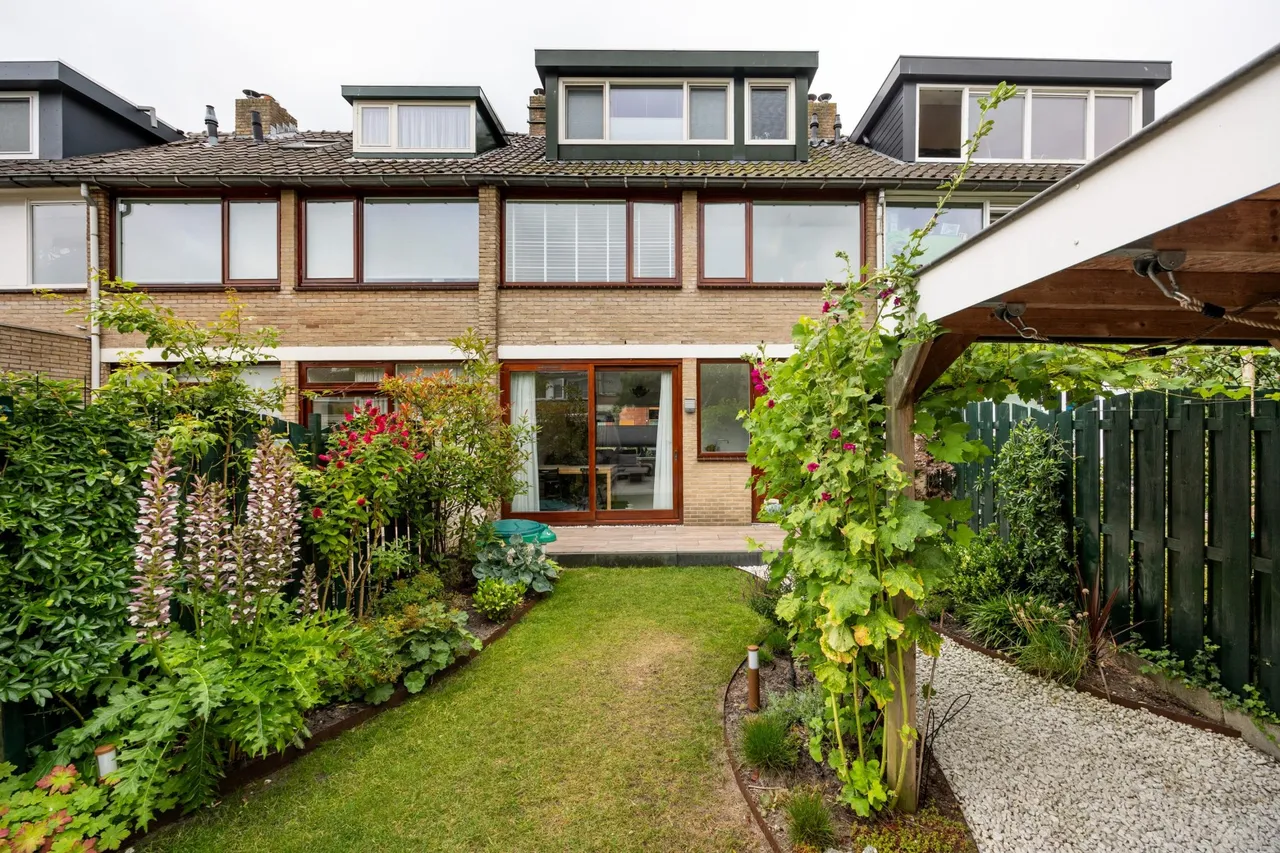 Tussenwoning te koop: Oostenrijklaan 49, Haarlem