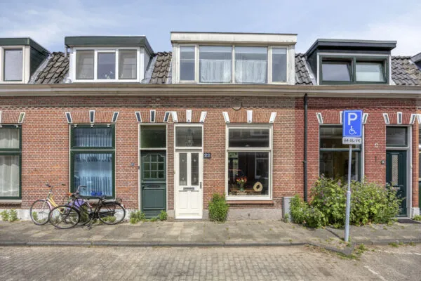 Tussenwoning te koop: Oosterdwarsstraat 22, De Waard Leiden