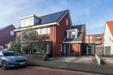 Twee-onder-één-kap te koop: Oostergosingel 17, Hoge Veld 'S-Gravenhage