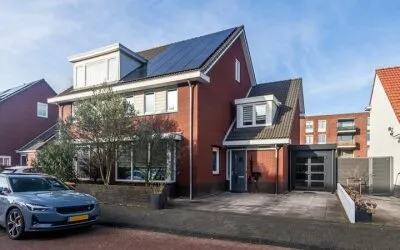 Twee-onder-één-kap te koop: Oostergosingel 17, Hoge Veld 'S-Gravenhage