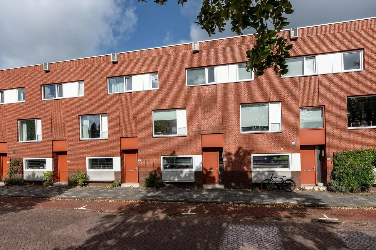 Tussenwoning te koop: Oosterhamrikkade 84T, Groningen