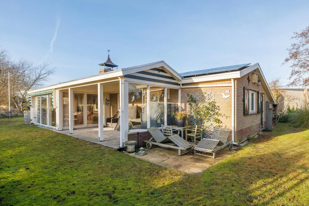 Vrijstaande woning te koop: Oosterhiem 45, Hollum