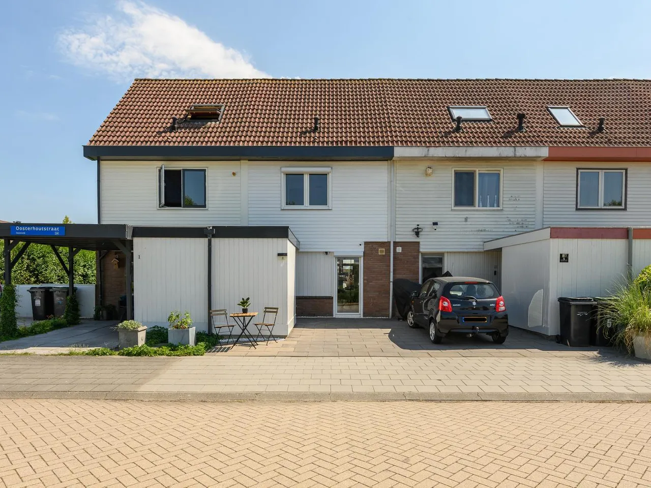 Tussenwoning te koop: Oosterhoutstraat 3, Almere