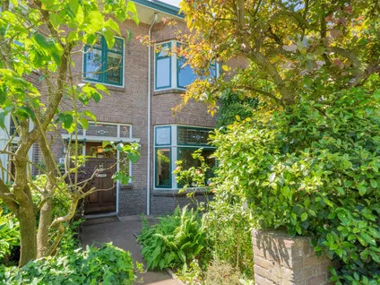 Tussenwoning te koop: Oosterloostraat 8, Voorburg Oud noord Voorburg