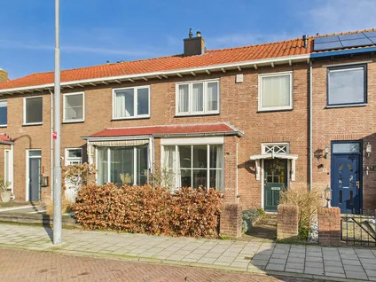 Tussenwoning te koop: Oosterscheldestraat 221, Stromenwijk Middelburg