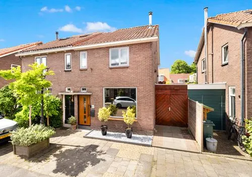 Tussenwoning te koop: Oosterstraat 28C, Oud Krimpen Krimpen Aan Den Ijssel