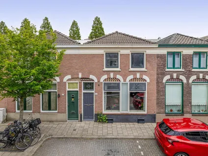 Tussenwoning te koop: Oosterstraat 43, Singelkwartier Schiedam